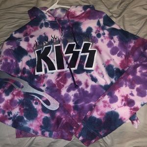 Kiss cropped sweater